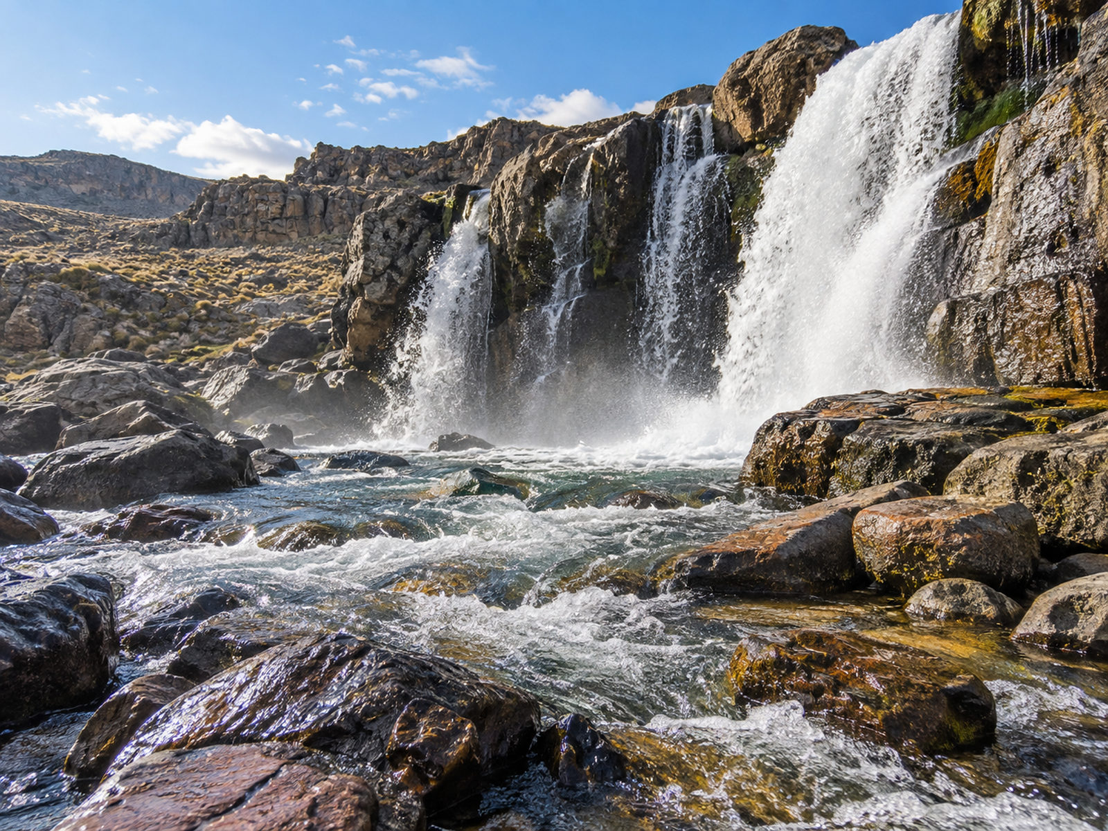 CATARATAS DE PILLONES Y BOSQUE DE PIEDRAS