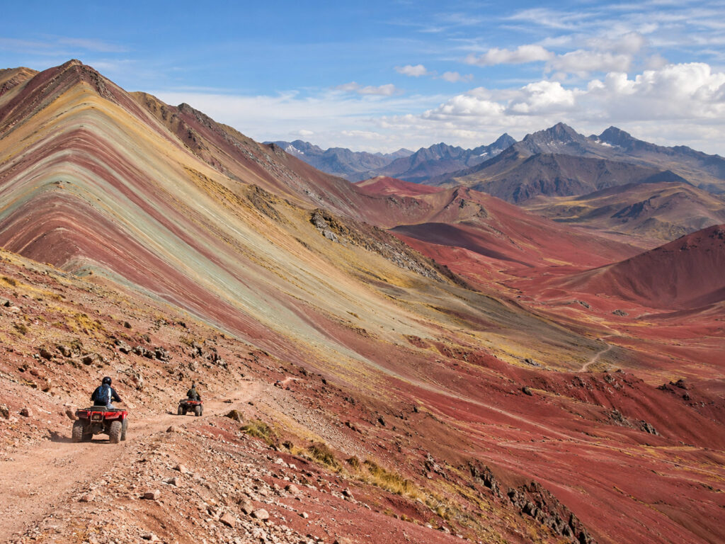 MONTAÑA DE COLORES Y VALLE ROJO EN CUATRIMOTO