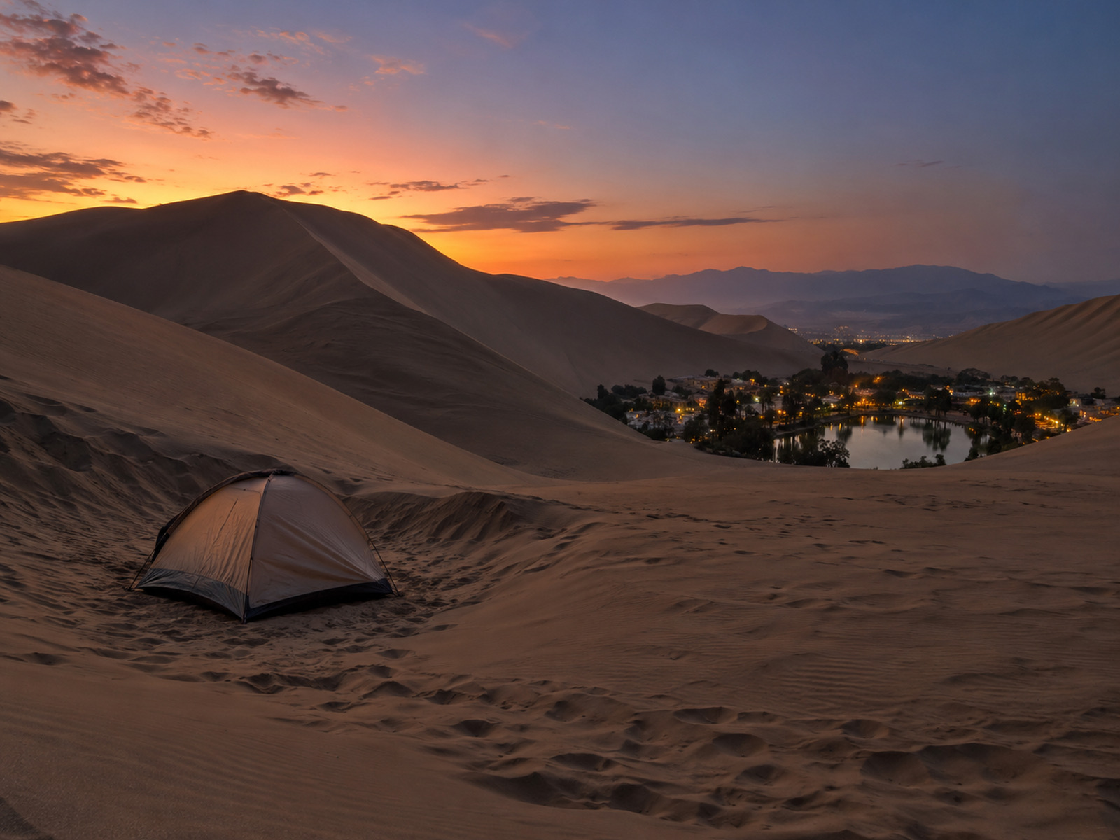 Campamento en el desierto de Huacachina